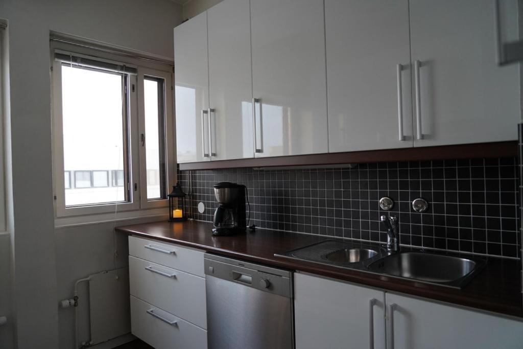Cozy And Bright 2-Bedroom Apartment Washer And Dryer, King Size Bed Рованиеми Экстерьер фото
